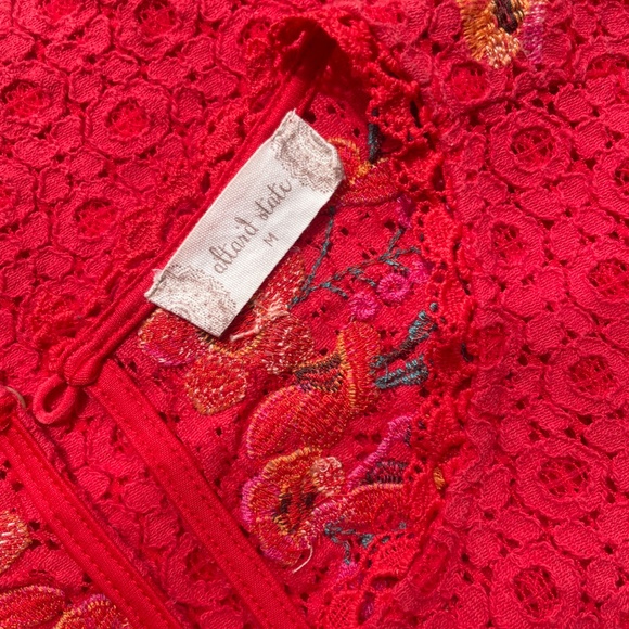 Altar'd State RED embroidered crochet swing top M - Picture 11 of 16